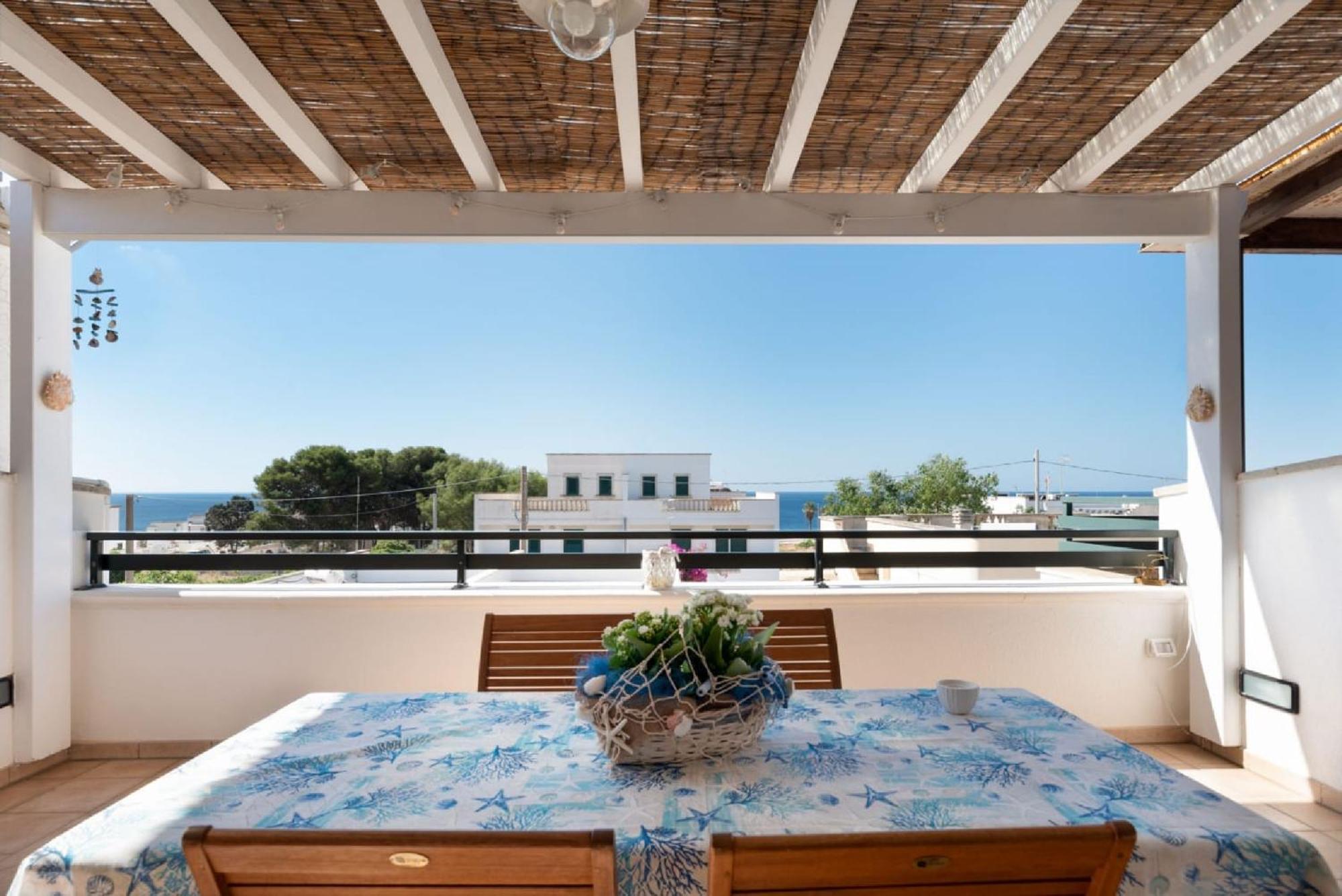 Casa Vacanze Orlando - Con Veranda Vista Mare A 200M Dal Mare 레우카 외부 사진